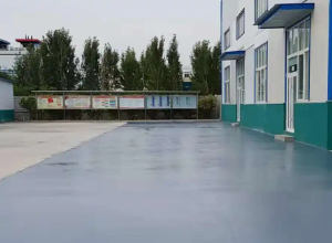 宝鸡彩色路面喷涂翻新的材料对冬季